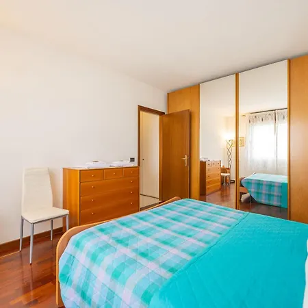 Casa Anna - 20 Min From Venice - Free Parking شقة