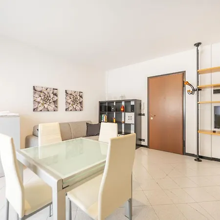 Casa Anna - 20 Min From Venice - Free Parking شقة